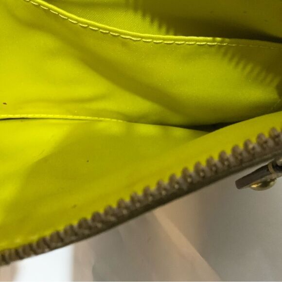 Authentic  Coach Triple zipper Crossbody Gold Metallic Signature - Picture 6 of 7